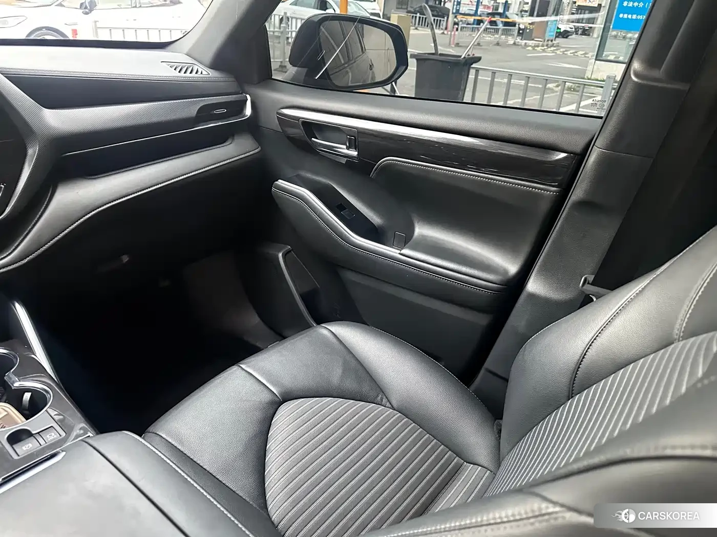 Toyota Crown id 4576806 из Китая 9