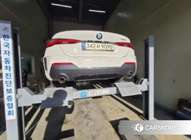 BMW 4 Series (G22) 2021 Белый из Кореи, фото 2