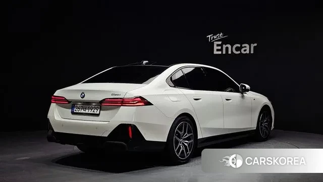 BMW 5 Series (G60) id 3415199 из Кореи 12