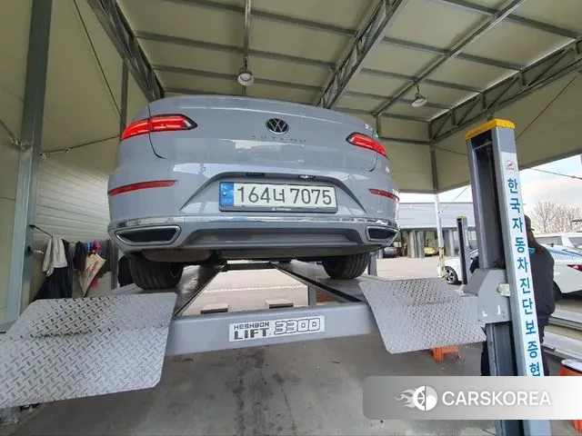 Volkswagen Arteon 2022 Серебристо-серый из Кореи, фото 2