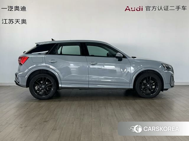 Audi Q2L 2024 Темно-серый из Китая, фото 5