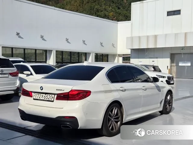 BMW 5 Series (G30) 2019 Белый из Кореи, фото 3
