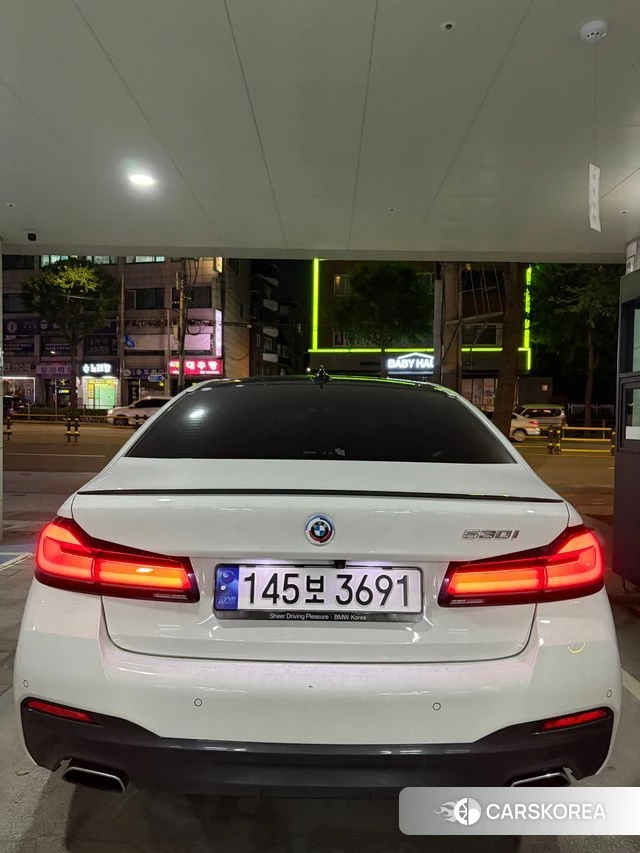 BMW 5 Series (G30) 2023 Белый из Кореи, фото 4