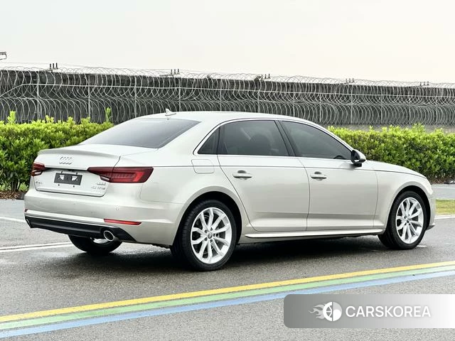 Audi A4L id 4254230 из Китая 11
