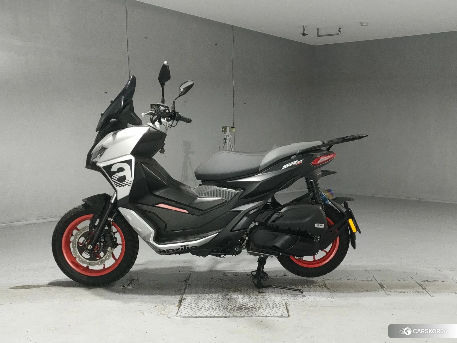 Проданный Aprilia SR GT200 2022 из Японии, фото 2