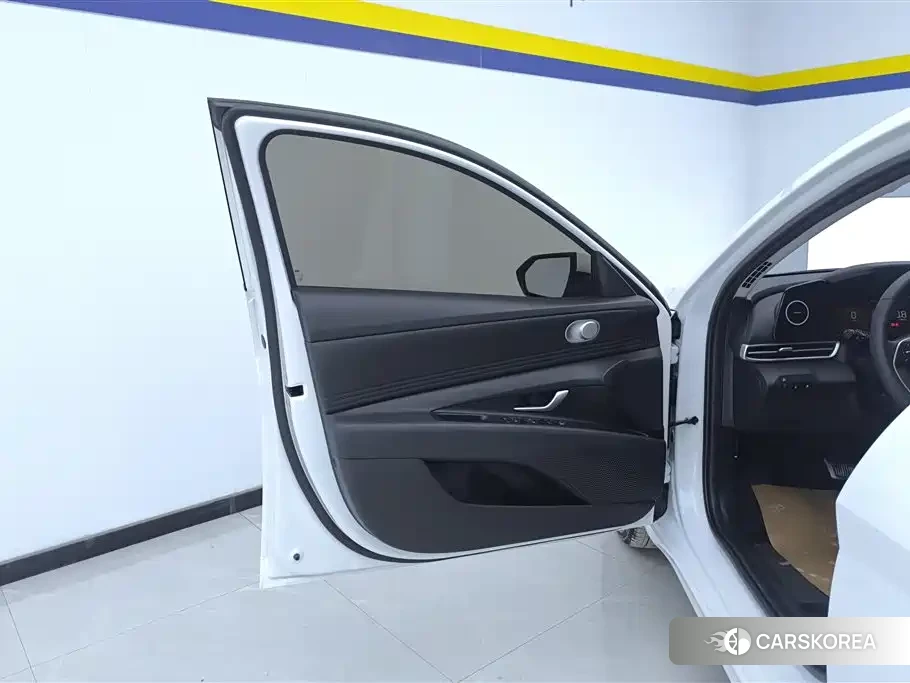 Hyundai Elantra id 4515349 из Китая 8