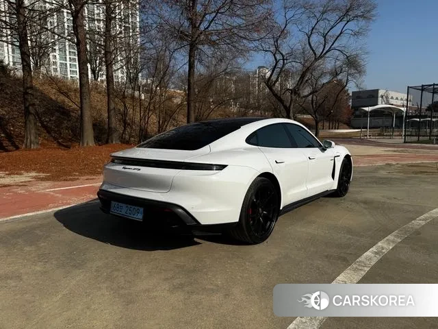 Porsche Taycan id 3600000 из Кореи 11