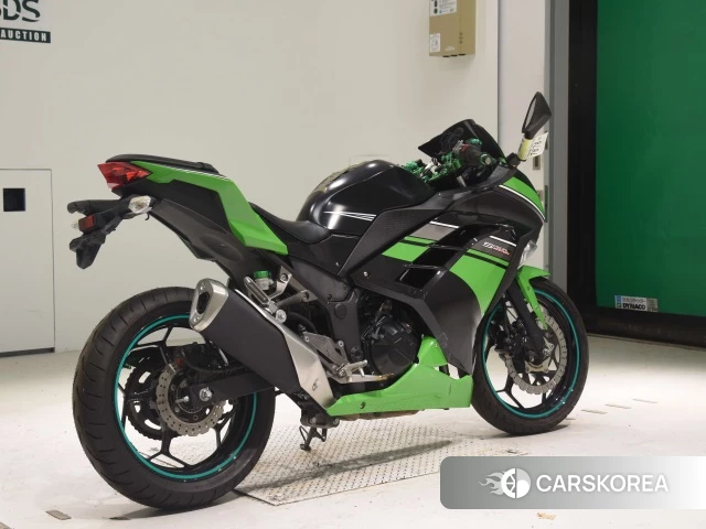 Проданный Kawasaki NINJA 250 2017 из Японии, фото 2