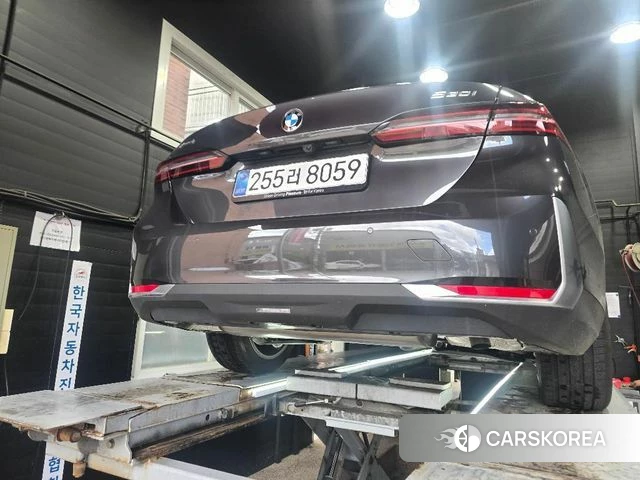 BMW 5 Series (G60) 2026 Серый из Кореи, фото 2