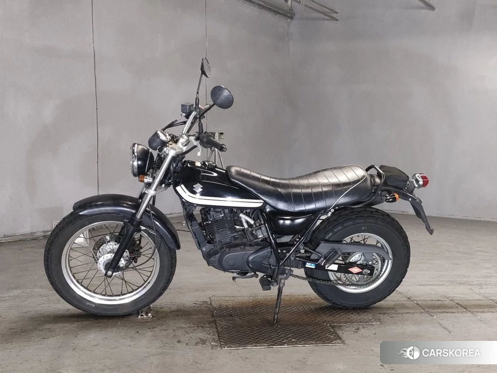 Проданный Suzuki VAN VAN 200 2013 из Японии