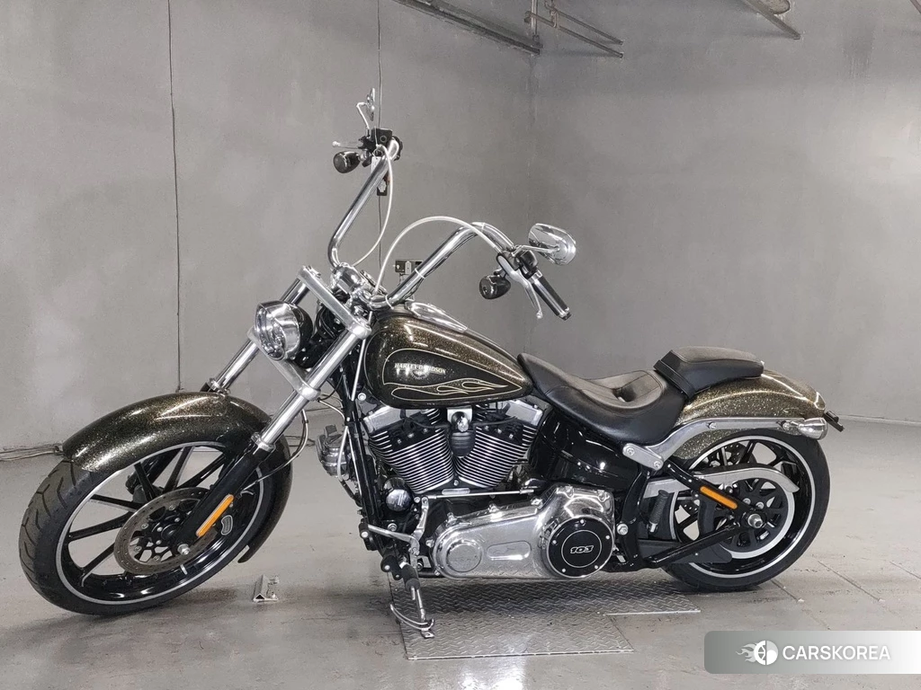 Проданный Harley-Davidson Softail Breakout FXSB1690 2016 из Японии, фото 2