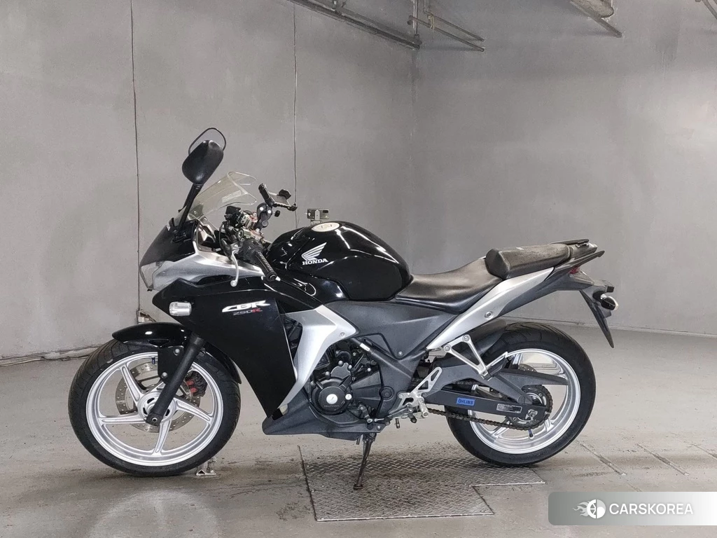 Проданный Honda CBR250R 2011 из Японии, фото 2