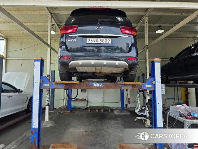 Kia The New Carnival 2018 Черный из Кореи, фото 2