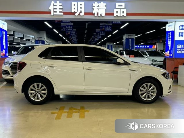 Volkswagen Polo 2022 Белый из Китая, фото 5