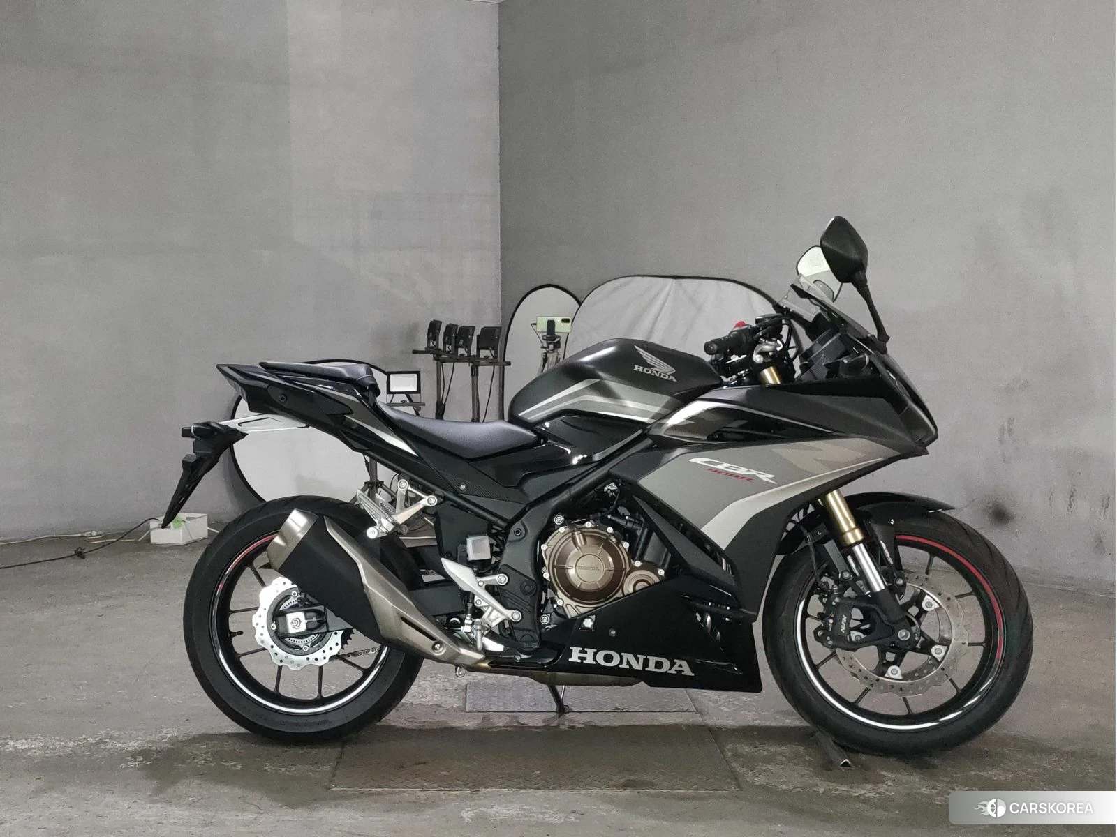 Проданный Honda CBR400R id 3970372 из Японии, фото 3