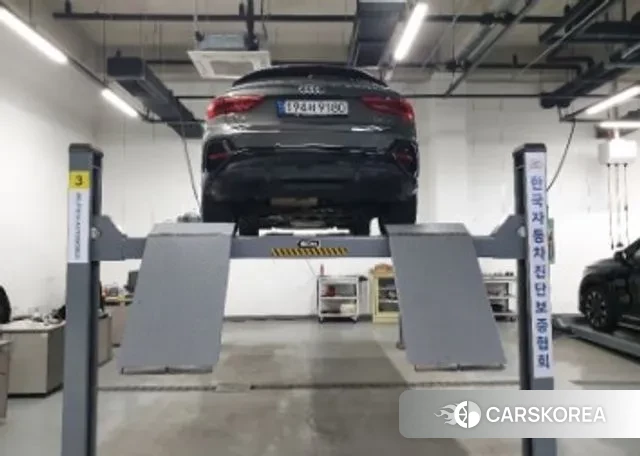 Audi Q3 (F3) 2022 Серый из Кореи, фото 2