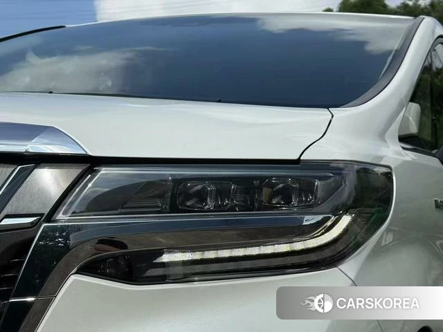 Toyota Elfa id 4222341 из Китая 11