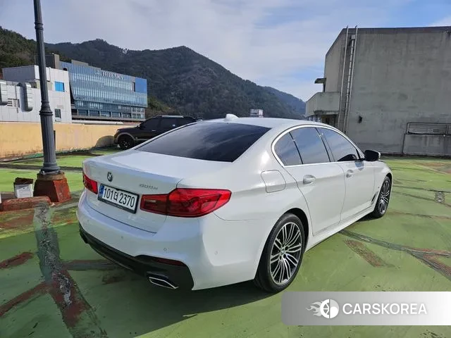 BMW 5 Series (G30) id 3544069 из Кореи 12