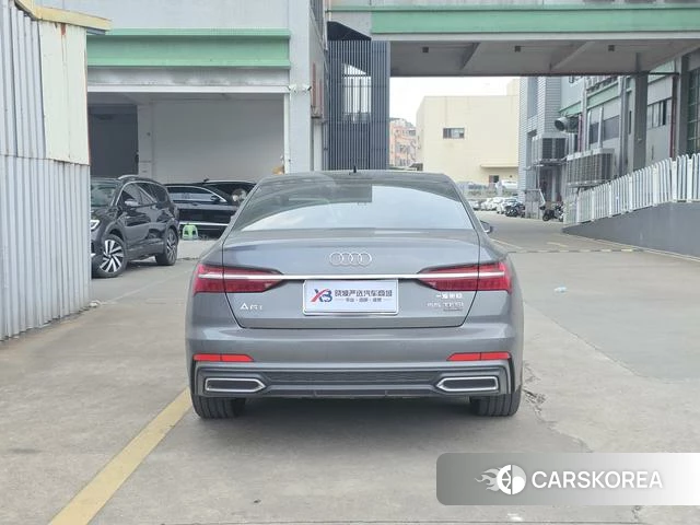 Audi A6L id 4261391 из Китая 9