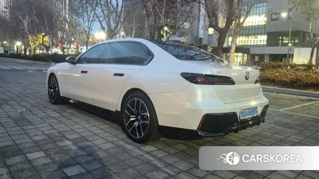 BMW i7 (G70) id 3512606 из Кореи 9