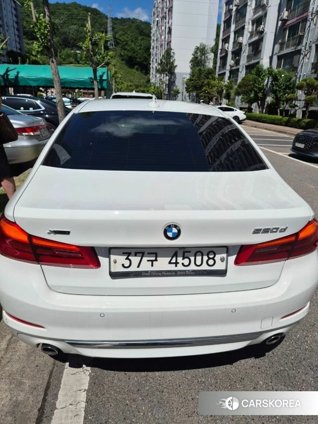 BMW 5 Series (G30) 2018 Белый из Кореи, фото 2
