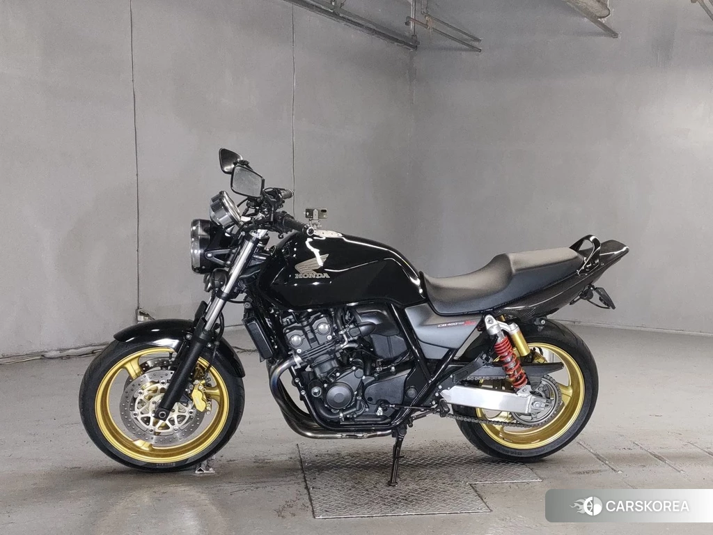 Проданный Honda CB400SF 2014 из Японии, фото 2