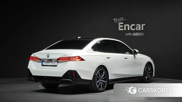 BMW 5 Series (G60) id 4230274 из Кореи 12