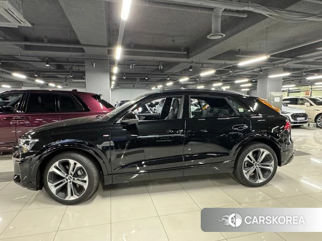 Audi Q8 (4M) 2026 Черный из Кореи, фото 5