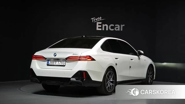 BMW 5 Series (G60) id 4194331 из Кореи 12