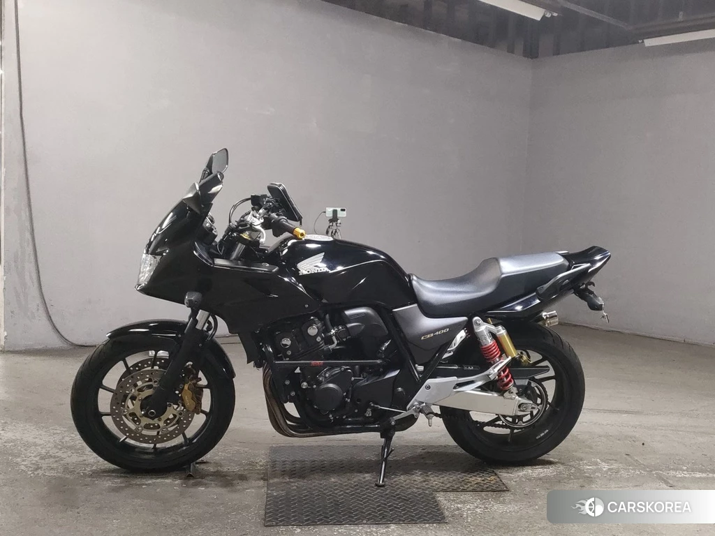 Проданный Honda CB400SF BOLDOR 2014 из Японии, фото 2