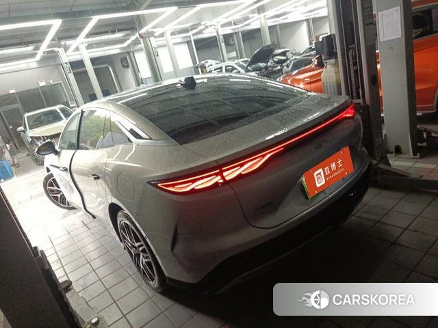 BYD Han L EV 2025 Серебристо-серый из Китая, фото 2