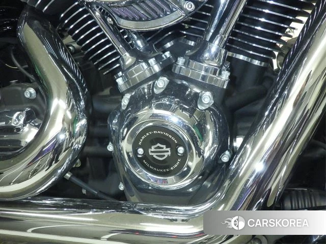 Engine photo