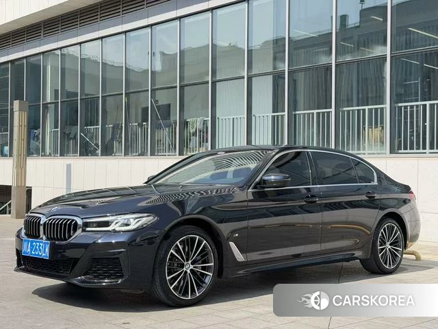 BMW 5 series 2022 Черный из Китая, фото 2