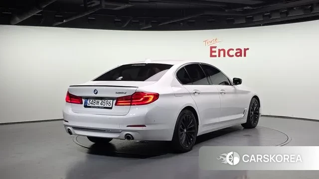 BMW 5 Series (G30) id 3244127 из Кореи 12