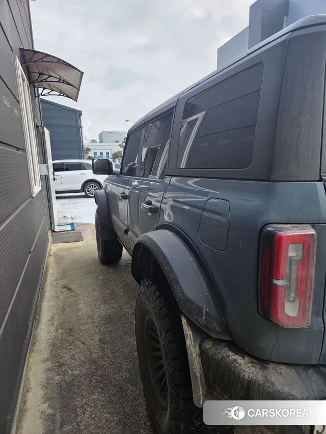 Ford Bronco 6th Generation 2022 Небесно-голубой из Кореи, фото 3