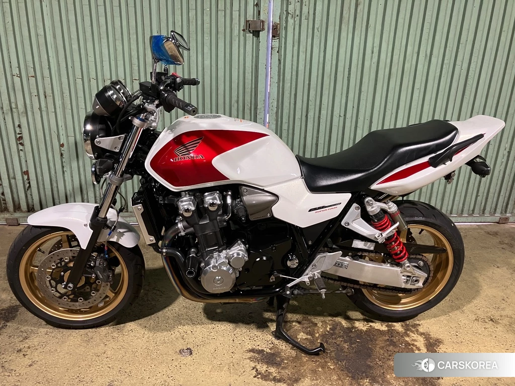 Проданный Honda CB1300SF 2011 из Японии, фото 2