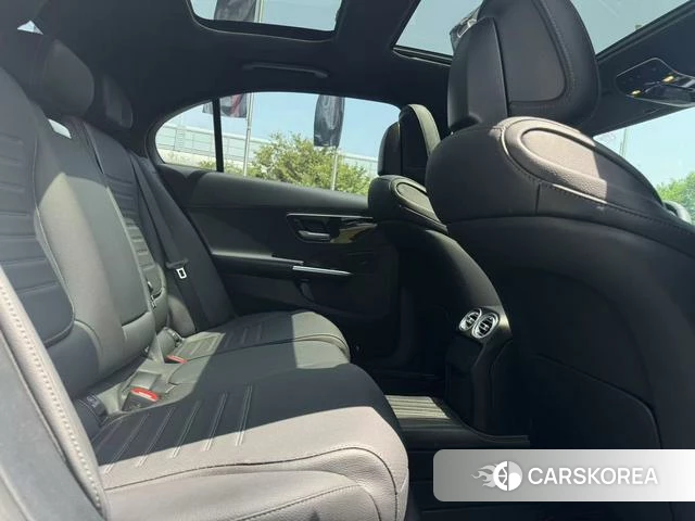 Mercedes-Benz C-class PHEV 2023 Белый из Китая, фото 4