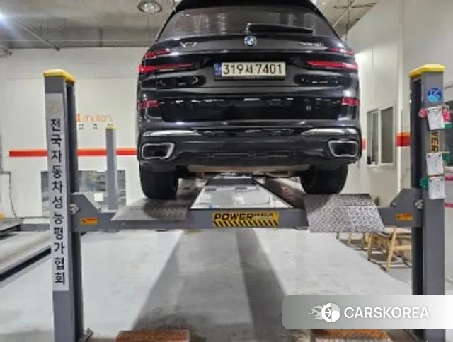 BMW X7 (G07) 2023 Черный из Кореи, фото 2