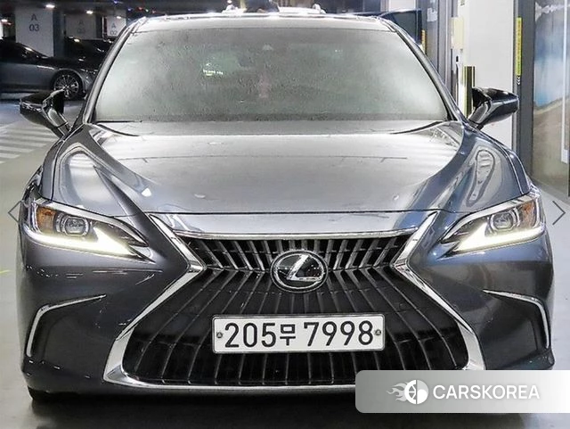 Lexus ES300h 7th generation 2023 Серый из Кореи, фото 2