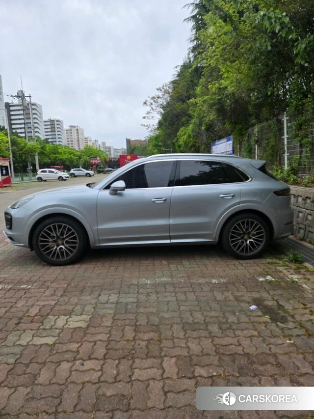 Porsche Cayenne (PO536) 2022 Цвет галактики из Кореи, фото 2