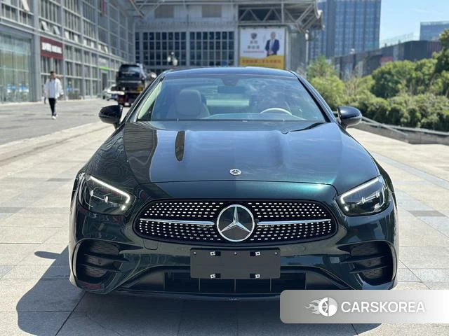 Mercedes-Benz E-class (imported) 2023 Зеленый из Китая, фото 3