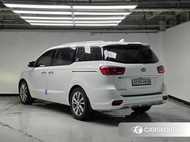 Kia The New Carnival id 4406319 из Кореи 12