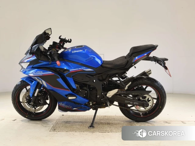 Kawasaki ZX-4R SE 2023 из Японии, фото 2