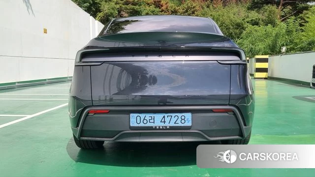 Tesla Model Y 2025 Серый из Кореи, фото 4