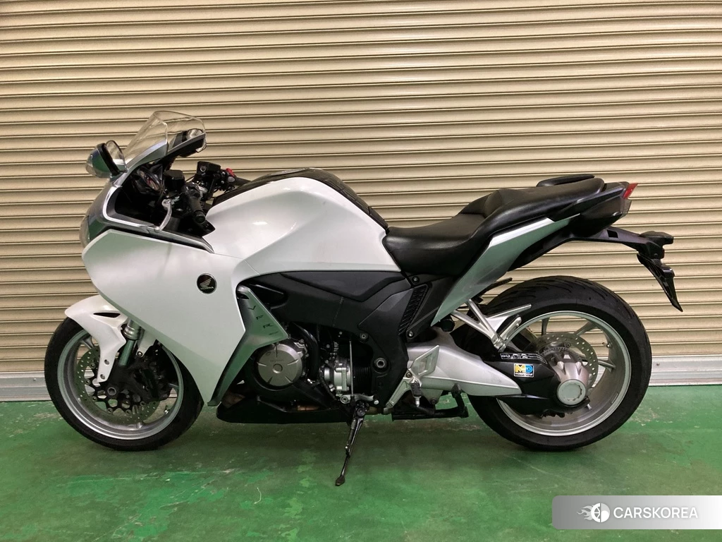 Проданный Honda VFR1200F 2012 из Японии, фото 2