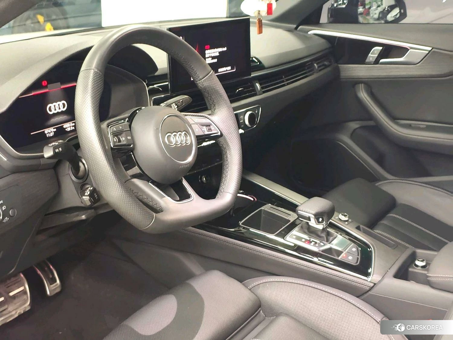 Audi A4L 2023 Белый из Китая, фото 2