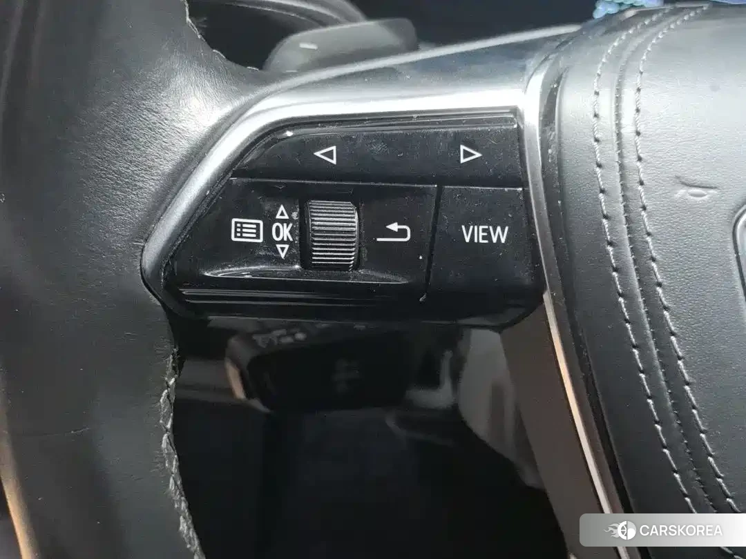 Audi A6L id 4515318 из Китая 10