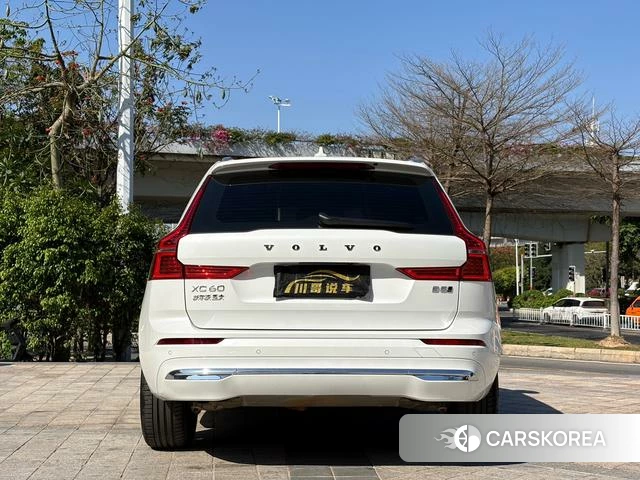 Volvo XC60 2023 Белый из Китая, фото 6
