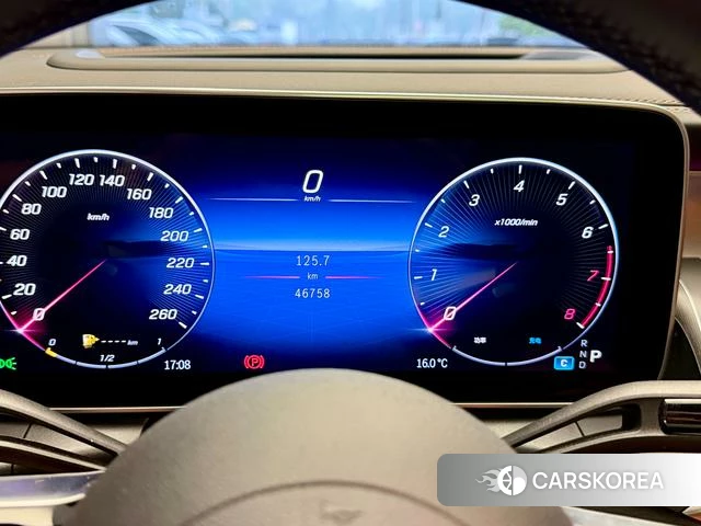 Mercedes-Benz GLC 2024 Белый из Китая, фото 4