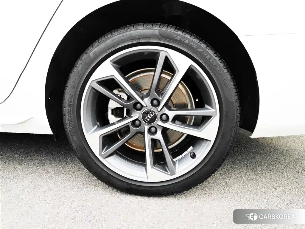 Audi A4L id 4622368 из Китая 11